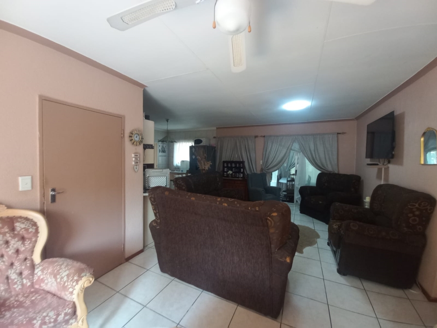 4 Bedroom Property for Sale in Safari Gardens North West